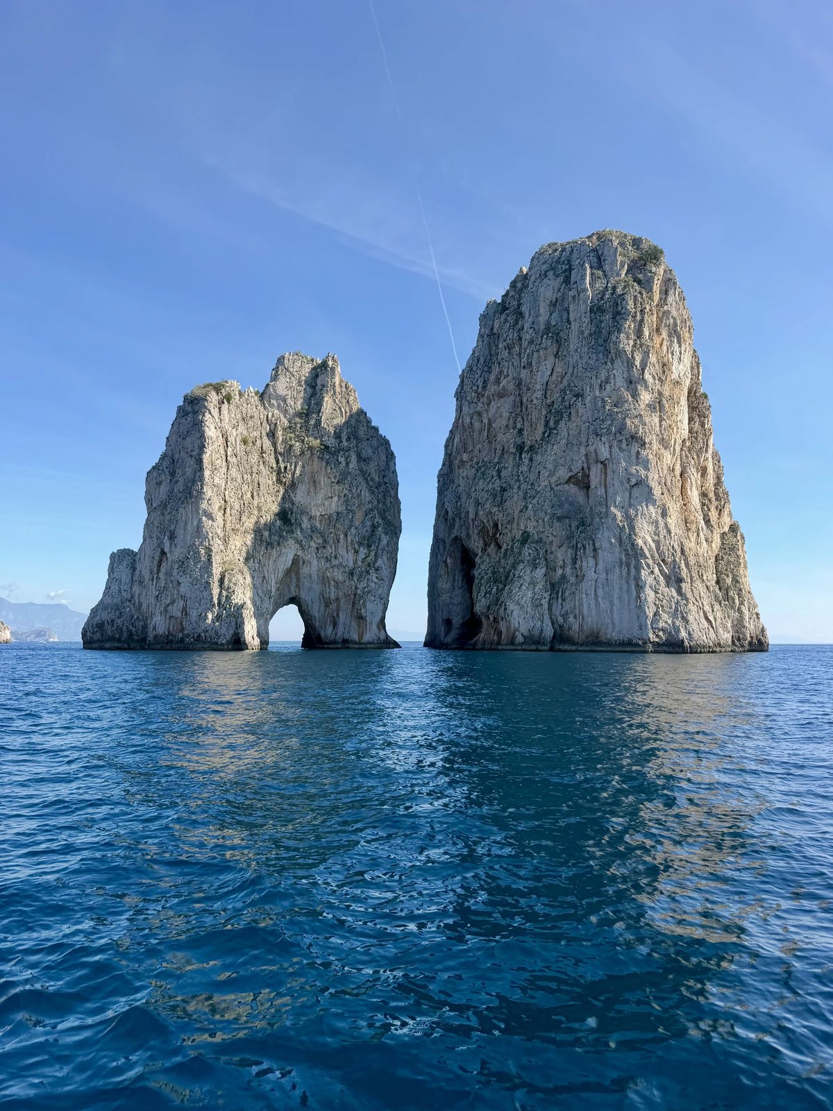 I Faraglioni di Capri visti dal mare durante un tour ACCA